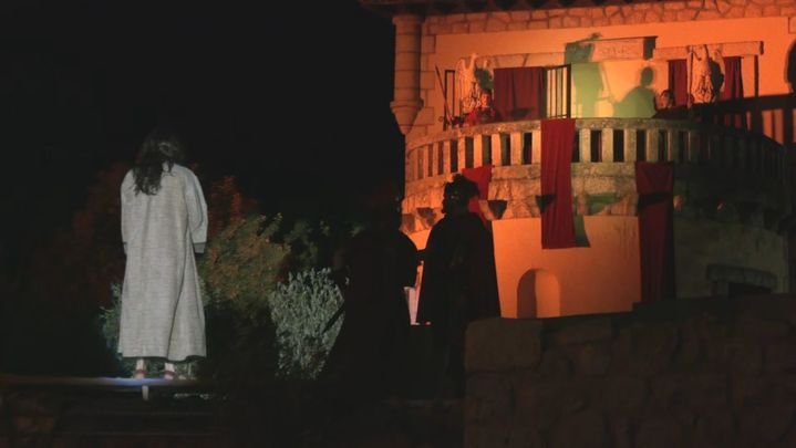 The Passion of Jesus represented by the residents of Villarejo de Salvanés / Madrid Directo