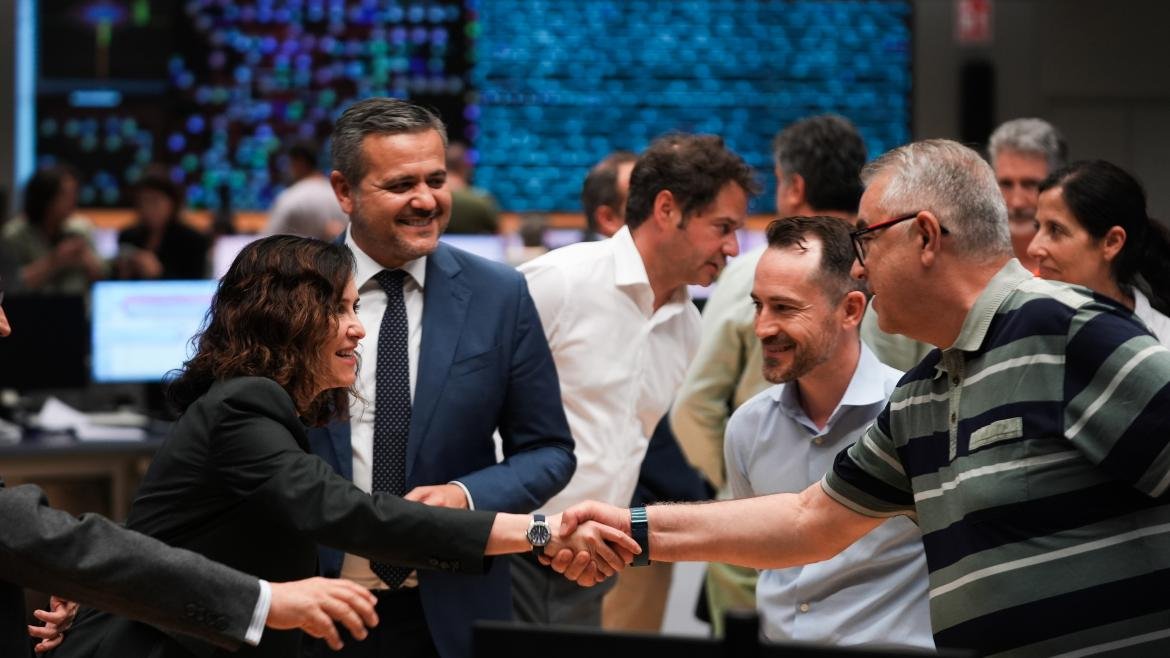 Díaz Ayuso agradece labor de empleados de Metro durante apagón: «Orgullo contar con este servicio público»