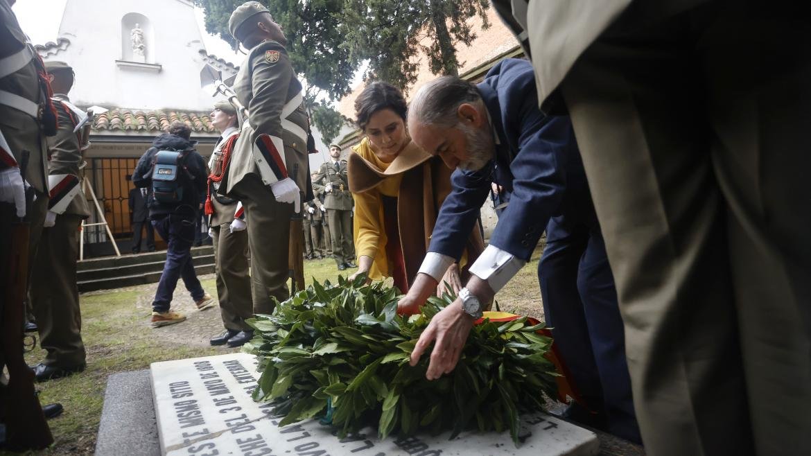 Homenaje de Díaz Ayuso a los Héroes del 2 de Mayo por su sacrificio.