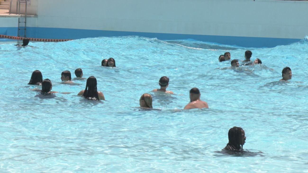 La única piscina de olas en España: un oasis en Madrid