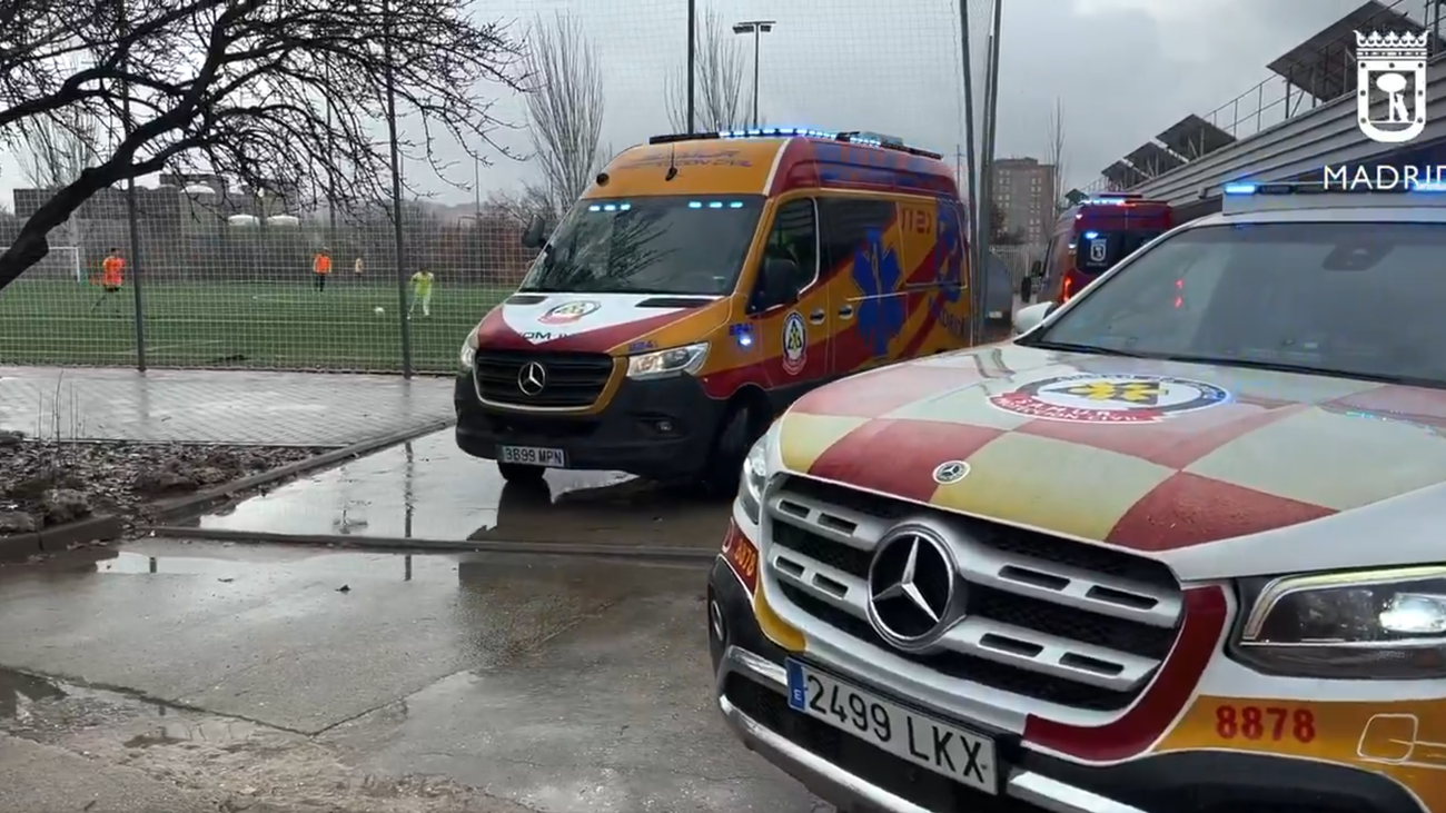 Dos ambulancias en un polideportivo