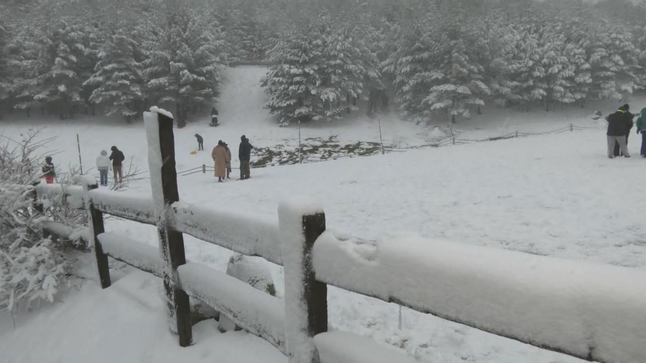Puerto de Cotos cubierto de nieve